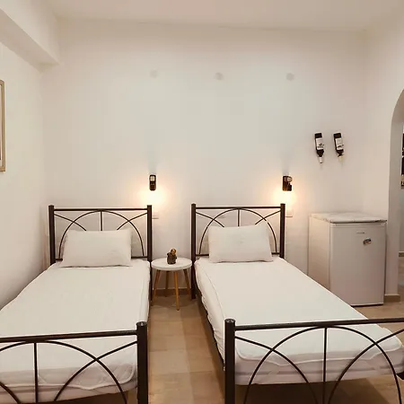 Relaxrooms, With 2 Single Beds فندق مبيت وإفطار آغيوس غيوريوس