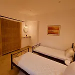 Relaxrooms, With 2 Single Beds Bed & Breakfast *