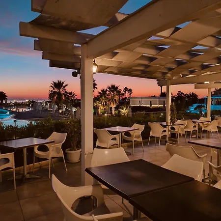 Relaxrooms, With 2 Single Beds Bed and breakfast *